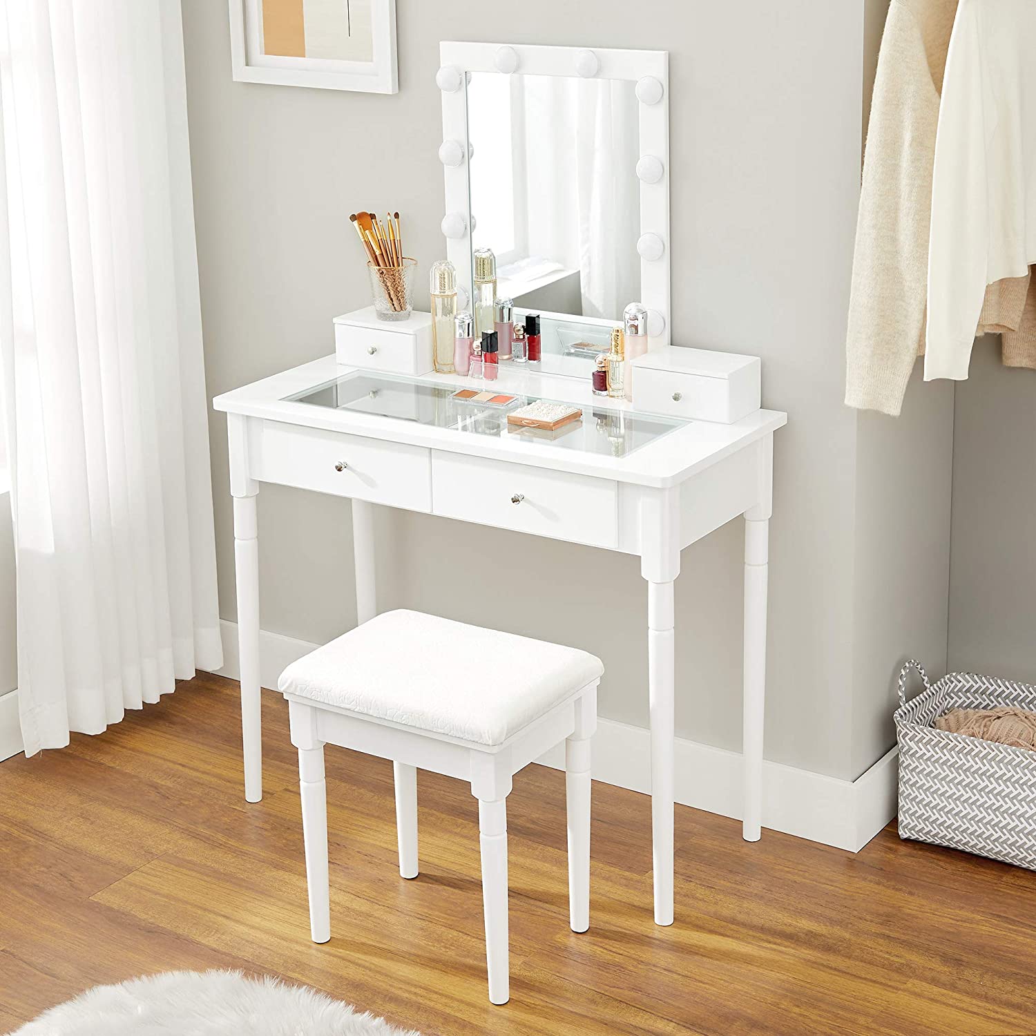 Dressing table set